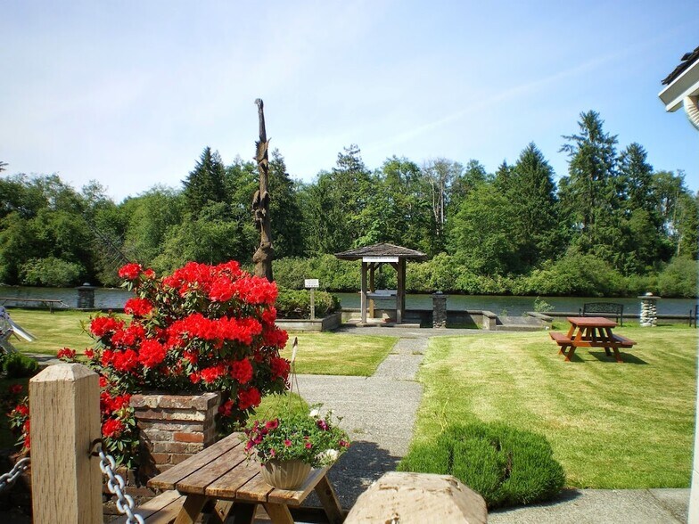More Photos Of 1760 Island Hwy, Campbell River Hotel For Sale
