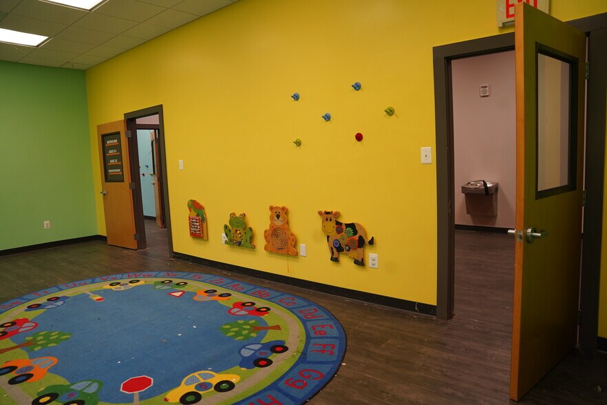 More Photos Of 7595 Martinsburg Pike, Shepherdstown Office For Sale