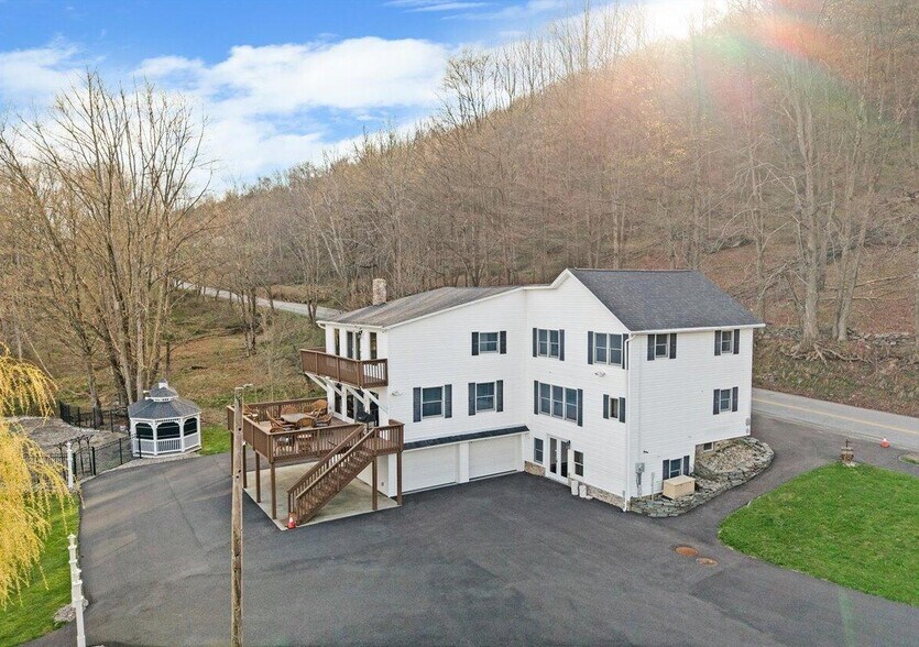 More Photos Of 540 Pleasant Mount Dr, Forest City Specialty For Sale
