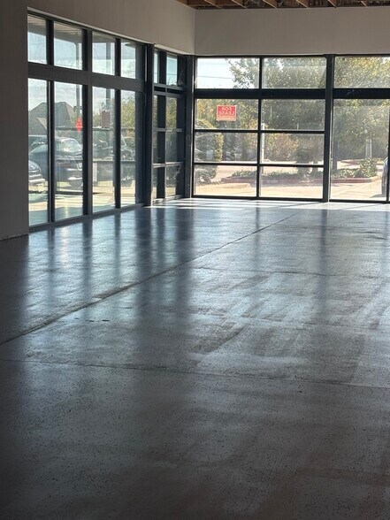 More Photos Of 901 E Harwood Rd, Euless Storefront Retail Office For Lease