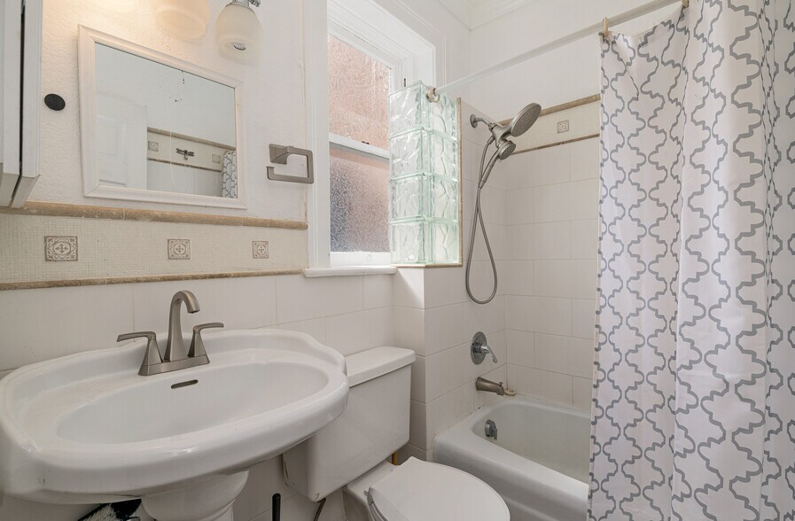 More Photos Of 1560 Gilpin St, Denver Apartments For Sale