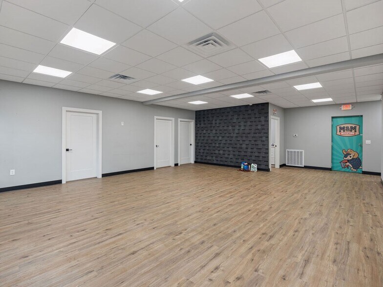 More Photos Of 2216 N Timberland Dr, Lufkin Industrial For Lease