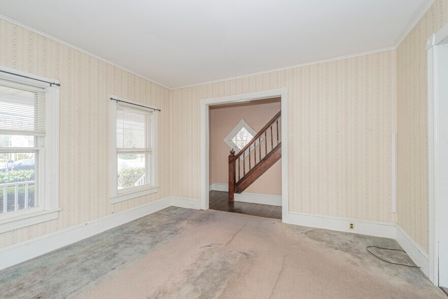 More Photos Of 20 N Main St, Marlboro Office For Sale