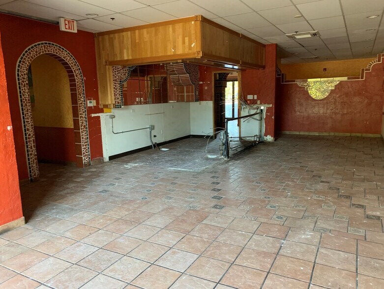 More Photos Of 2570-2680 NE Twin Knolls Dr, Bend Restaurant For Sale