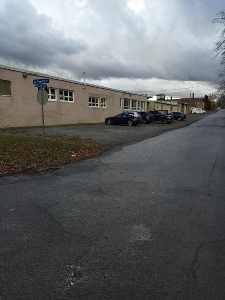 More Photos Of 120 Wellington St N, Thorold Manufacturing For Lease