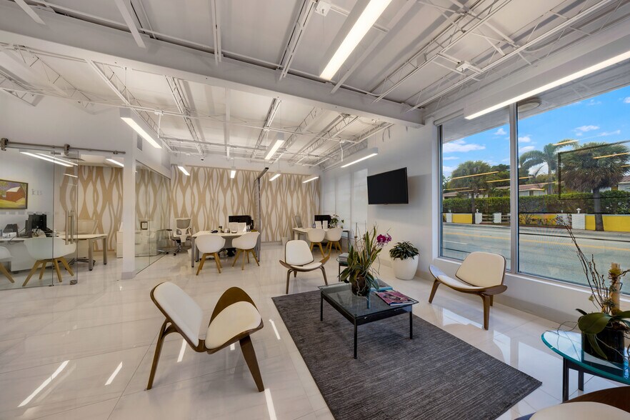 More Photos Of 4713-4725 SW 8th St, Miami Storefront For Lease