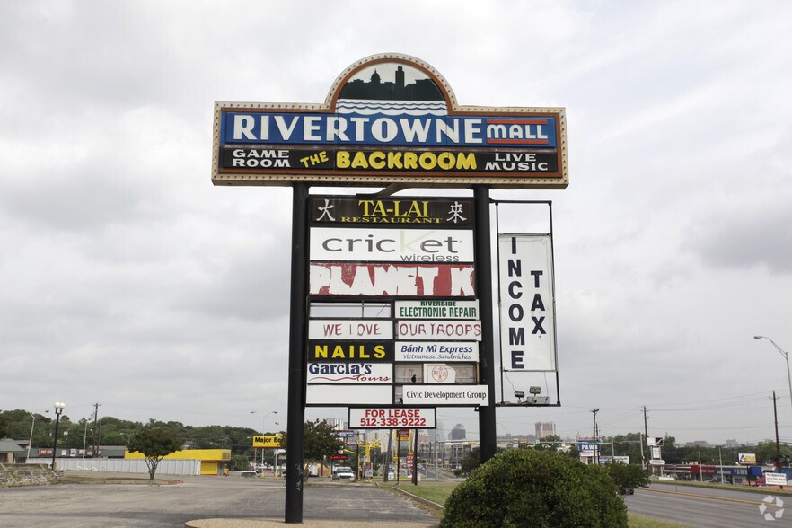 More Photos Of 2015 E Riverside Dr, Austin Unknown For Lease