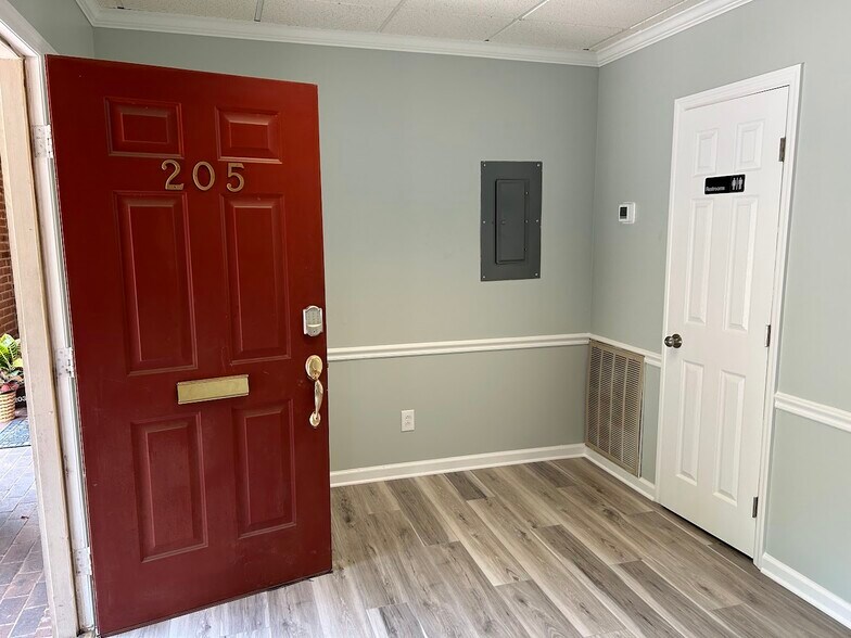 More Photos Of 1580 Sparkman Dr, Huntsville Office For Sale