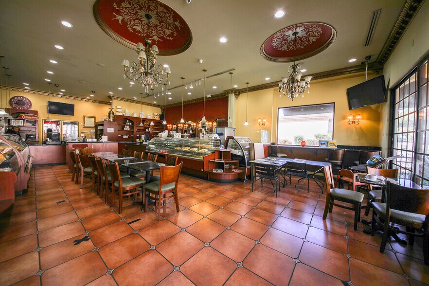More Photos Of 9060 W Pico Blvd, Los Angeles Restaurant For Lease