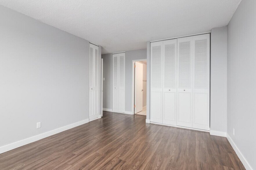More Photos Of 2105 90 Av SW, Calgary Apartments For Lease