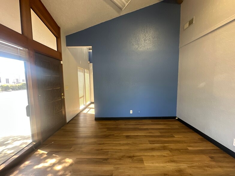 More Photos Of 801 15th St, Modesto Office For Lease