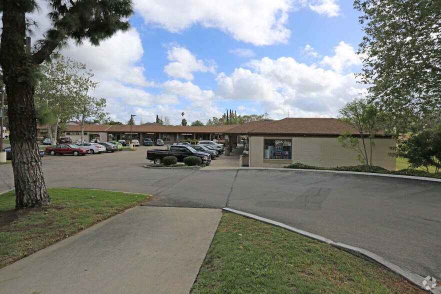 Primary Photo Of 555 W Country Club Ln, Escondido Unknown For Lease