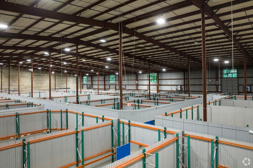 More Photos Of 5806 N 53rd St, Tampa Distribution For Lease