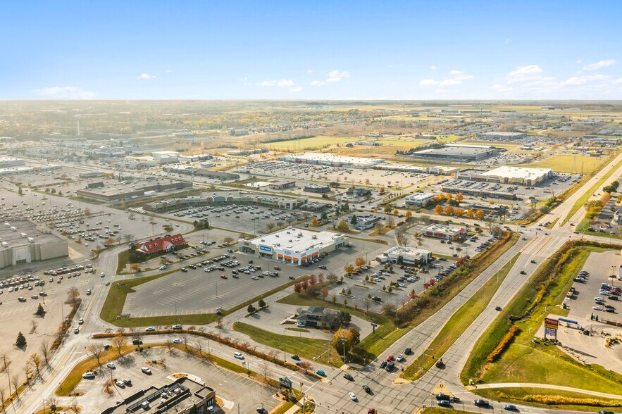 More Photos Of 4411 W Wisconsin Ave, Appleton Freestanding For Sale