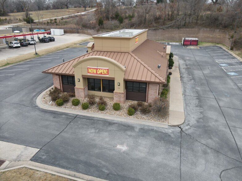 Primary Photo Of 648 S Neosho Blvd, Neosho Restaurant For Lease