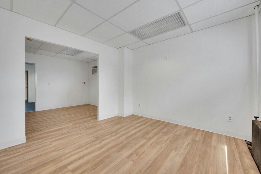 More Photos Of 5 Montague St, Yonkers Office For Lease