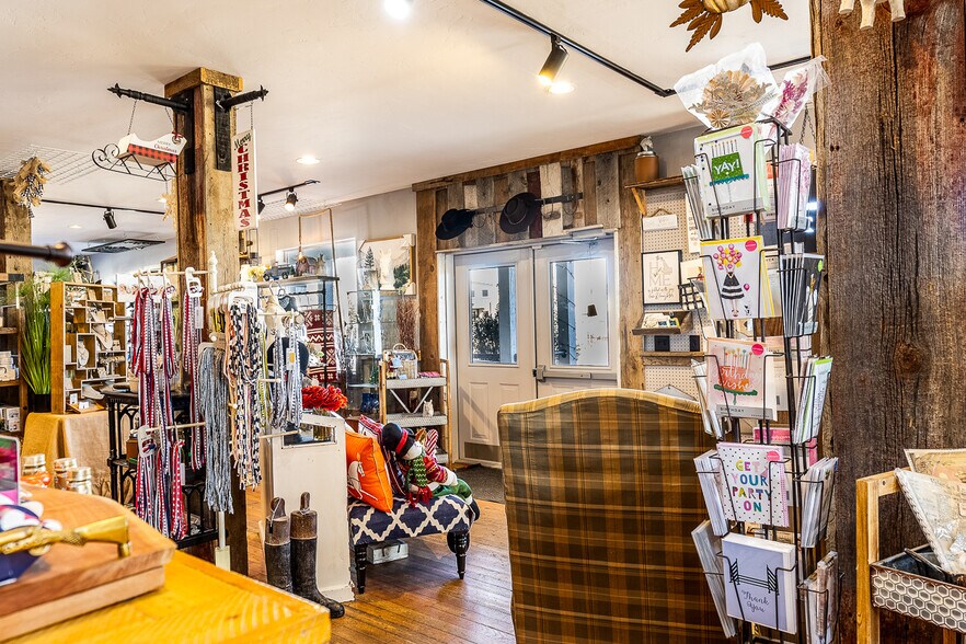 More Photos Of 535 Moraine Ct, Driggs Storefront Retail Residential For Lease