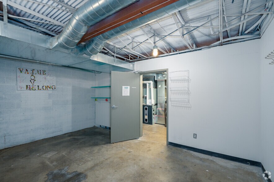 More Photos Of 2640 E Lancaster Ave, Fort Worth Religious Facility For Sale