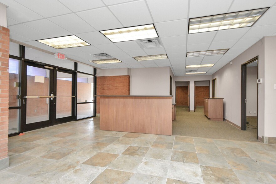 More Photos Of 1500 W Highway 6, Alvin Truck Terminal For Lease