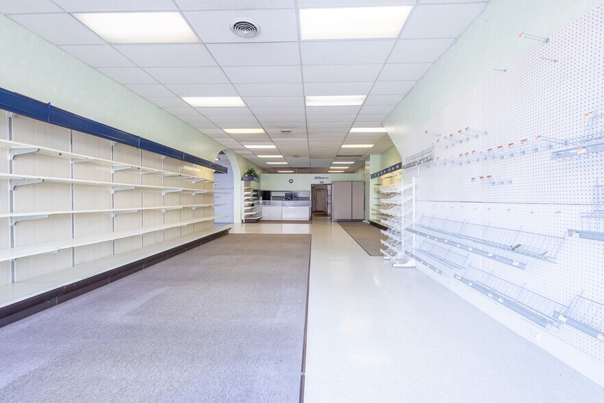 More Photos Of 2313 13th, Columbus General Retail For Sale