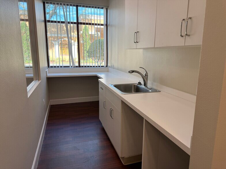 More Photos Of 1200 W Granada Blvd, Ormond Beach Medical For Lease