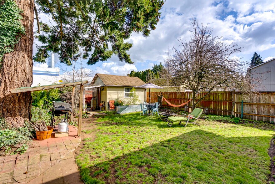 More Photos Of 5254 SE 74th Ave, Portland Flex For Sale