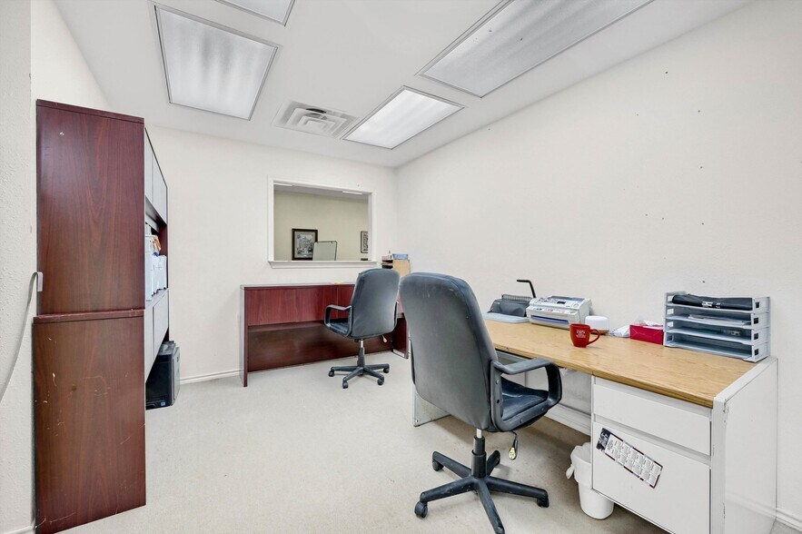 More Photos Of 18987 W US Highway 82, Sherman Industrial For Sale