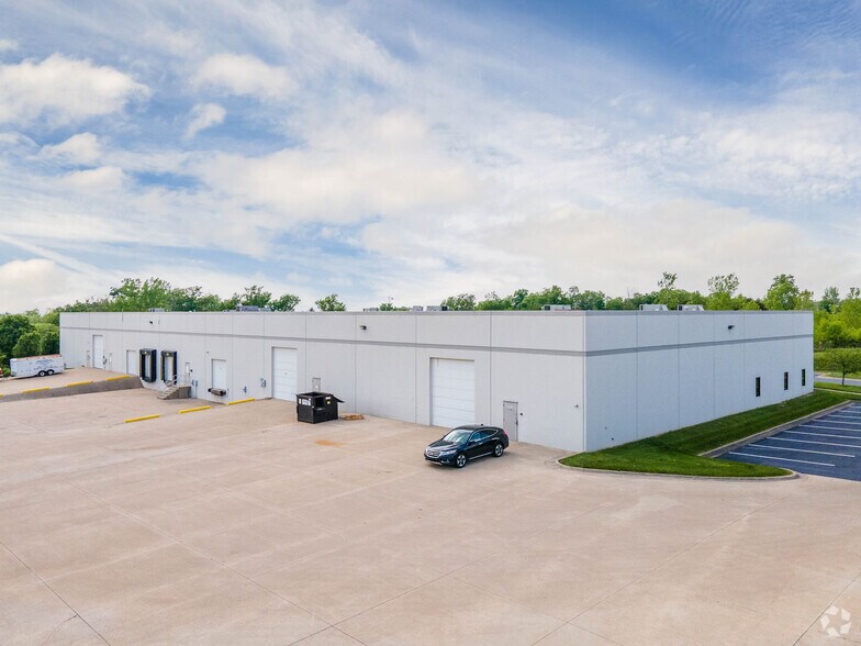 More Photos Of 422-434 Alexandersville Rd, Miamisburg Light Distribution For Lease