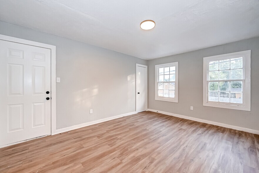 More Photos Of 6420 Conley St, Houston Apartments For Sale