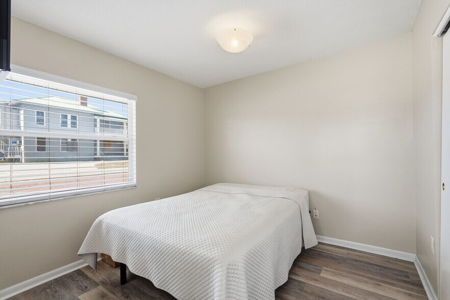 More Photos Of 500-510 Tarpon Ave E, Tarpon Springs Office For Sale