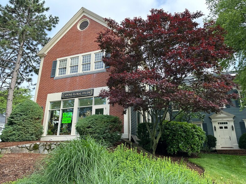More Photos Of 10 Maple St, Middleton Office For Lease