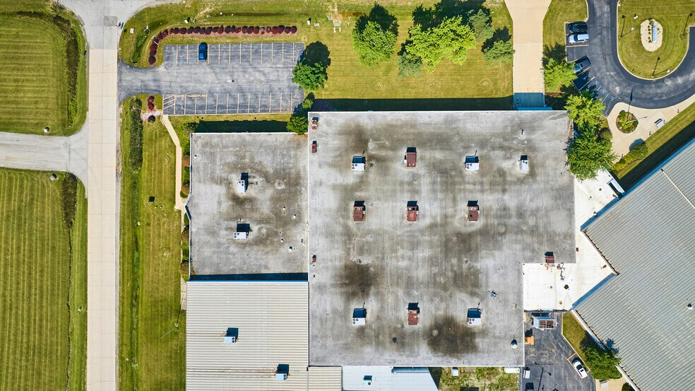 More Photos Of 5130 Executive Blvd, Fort Wayne Light Distribution For Lease