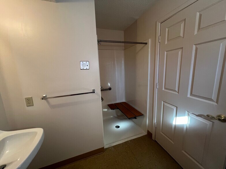 More Photos Of 127 S Sixth St, Warner Robins Apartments For Sale