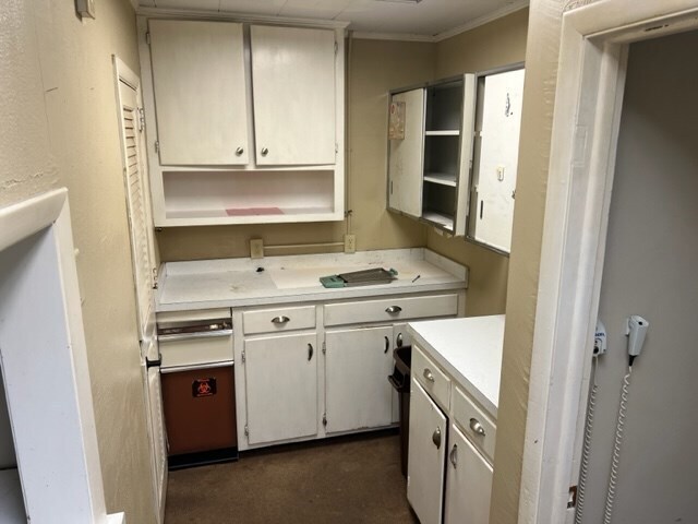 More Photos Of 372 E College Ave, Ashburn Office Residential For Sale