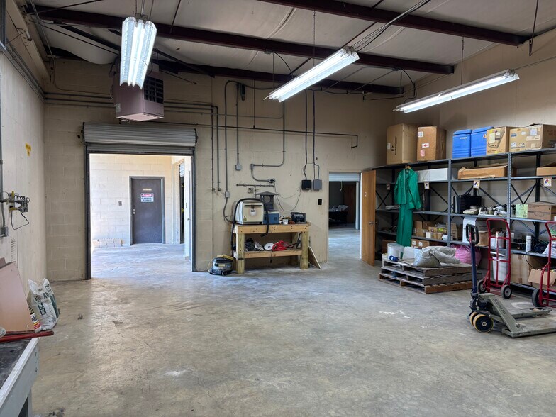 More Photos Of 112 Old Mill Rd, Cartersville Research And Development For Sale