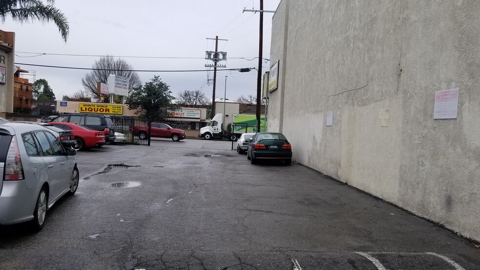 More Photos Of 5569 Reseda Blvd, Tarzana Auto Repair For Lease