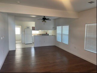 More Photos Of 2331 E Cesar Chavez St, Austin Freestanding For Lease