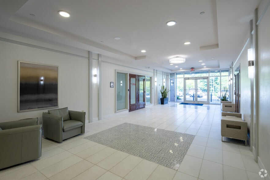 More Photos Of 695 Mansell Rd, Roswell Unknown For Lease