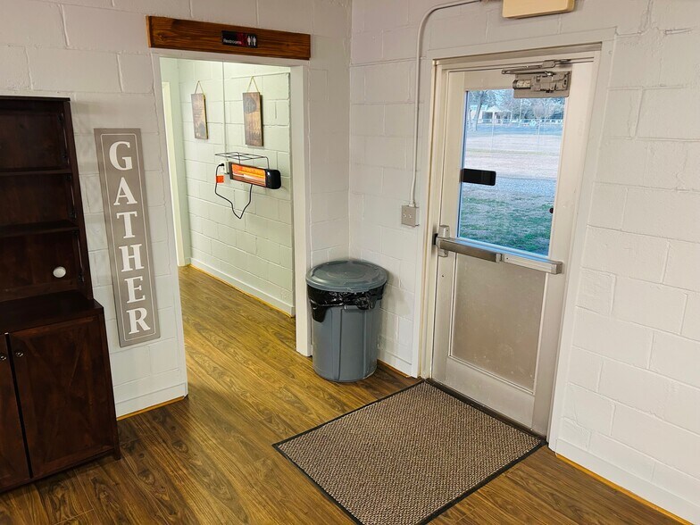 More Photos Of 2677 NC-903 Hwy, Stokes Sports And Entertainment For Sale