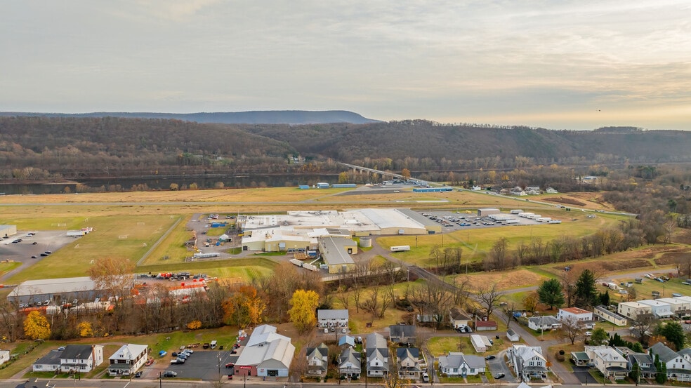 More Photos Of 680 Oak St, Bloomsburg Warehouse For Sale