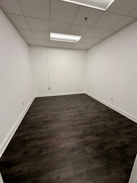 Primary Photo Of 7000 Charleston Shores Blvd, Lake Worth Freestanding For Lease