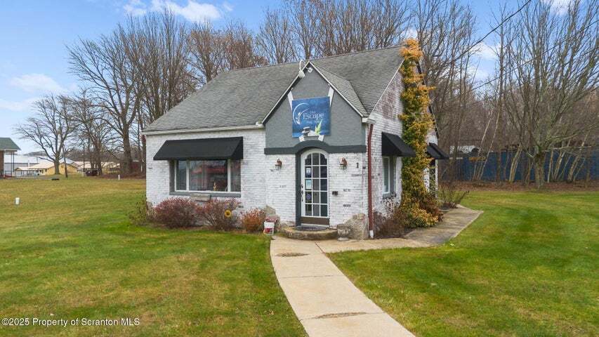 More Photos Of 418 Daleville Hwy, Madison Township Office For Sale