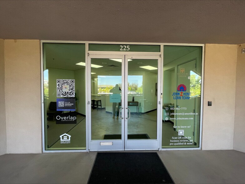 More Photos Of 575 W Chandler Blvd, Chandler Medical For Sale