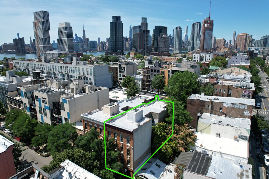 More Photos Of 157 Huron St, Brooklyn Apartments For Lease