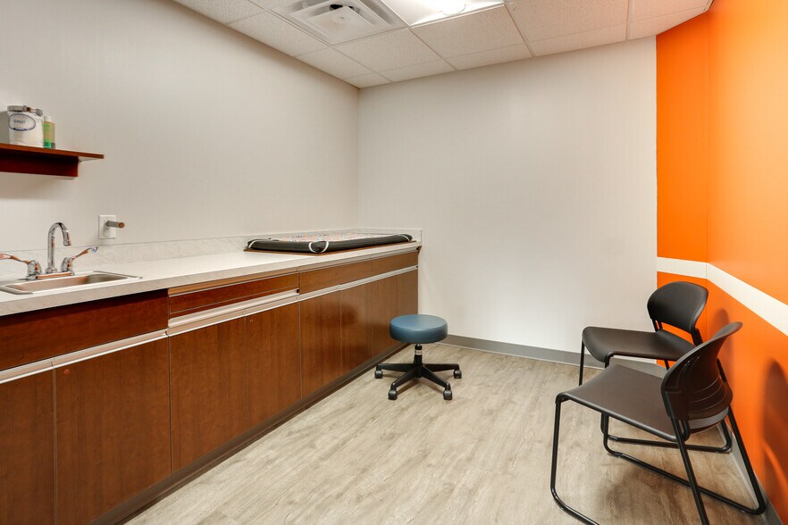 More Photos Of 250 Cross Keys Office Park, Fairport Unknown For Lease