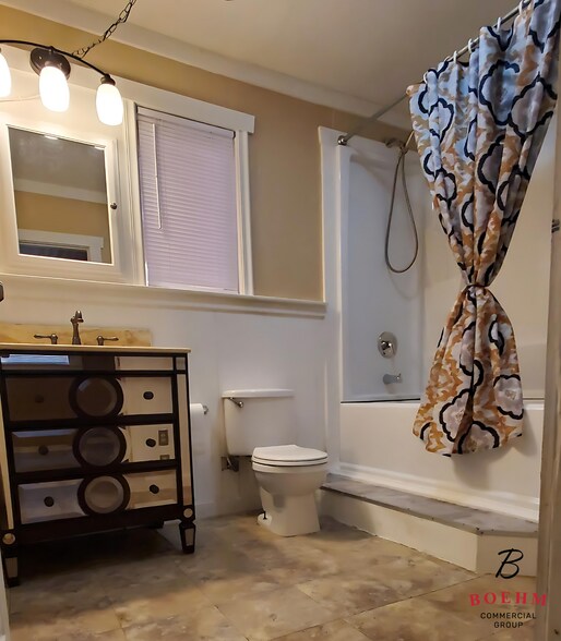 More Photos Of 138 Grey Moss Ct, Ingram Apartments For Sale