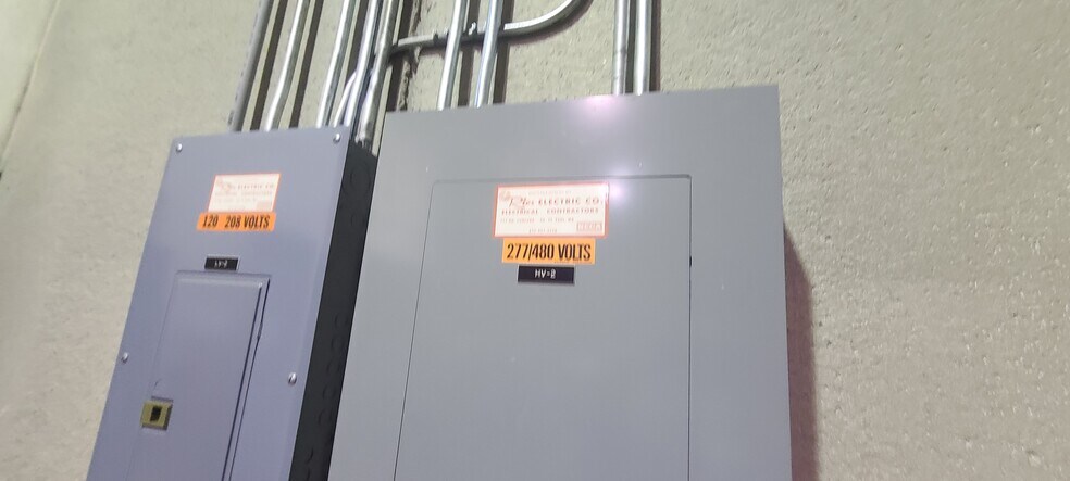 More Photos Of 2400 Pilot Knob Rd, Mendota Heights Light Manufacturing For Lease