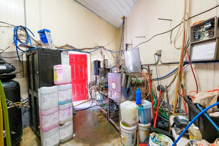 More Photos Of 117 South East Side Hwy, Elkton Carwash For Sale