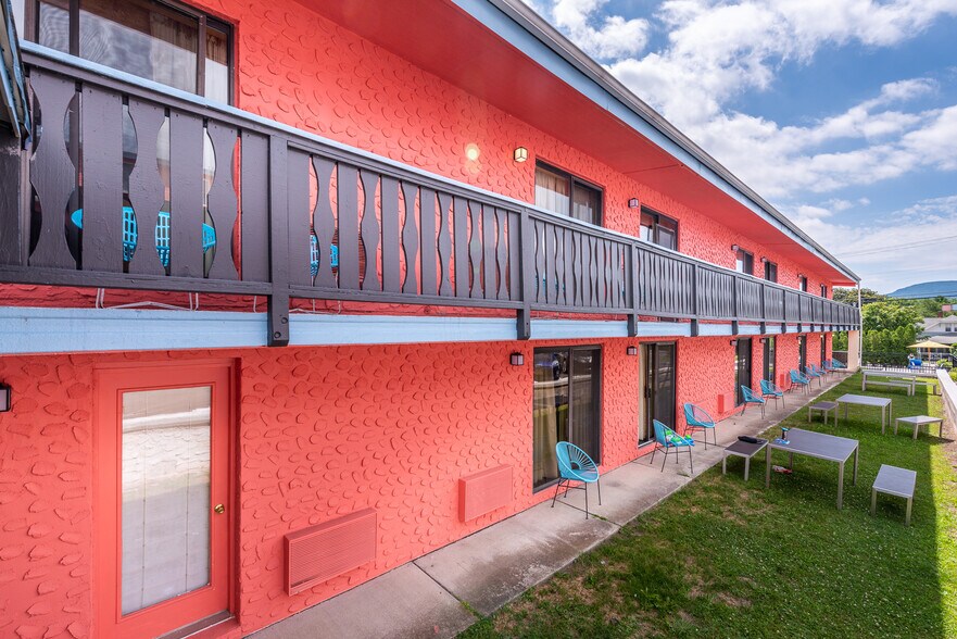 More Photos Of 6302 Main St, Tannersville Hotel For Sale