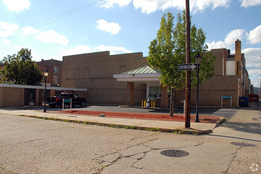 More Photos Of 506 Merchant St, Ambridge Bank For Sale